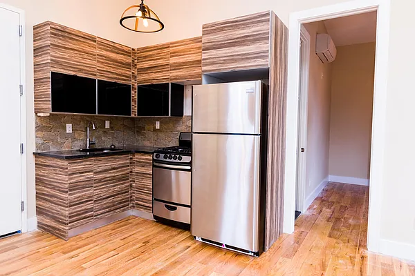 Rented by Nooklyn NYC LLC | media 51