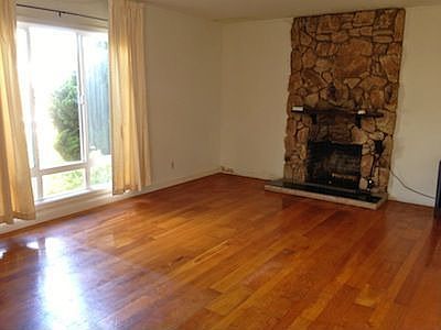 4th image of 20 Louvaine Pl