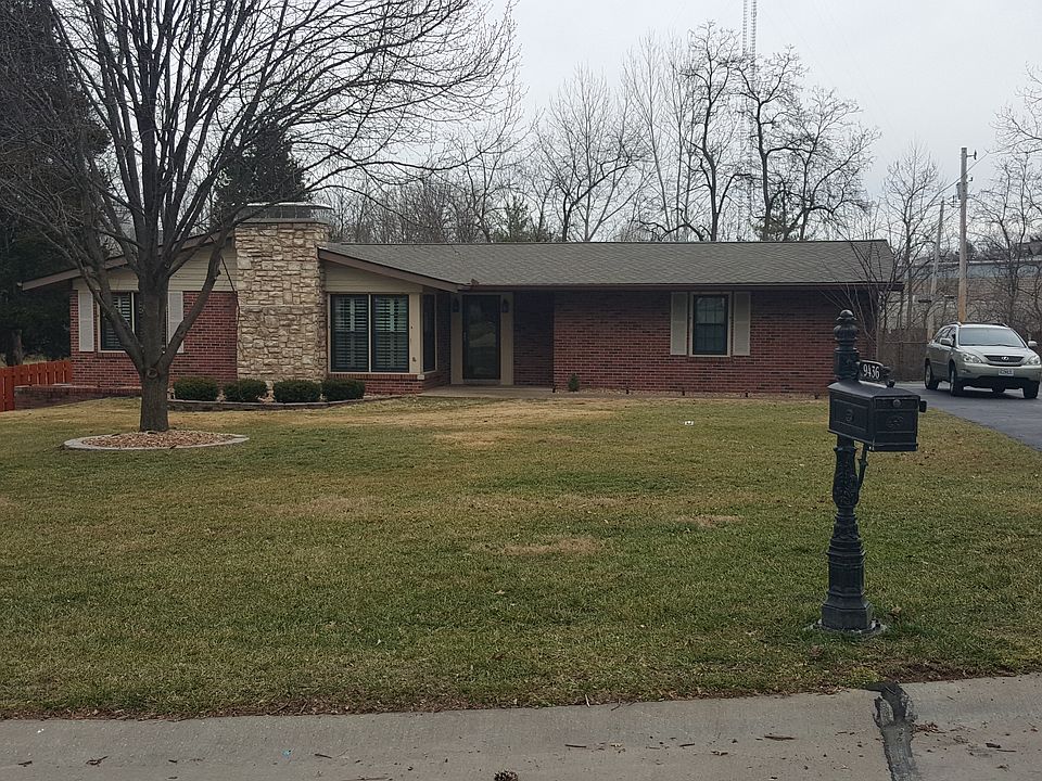 1st image of 9436 Oakwood Manor Ln