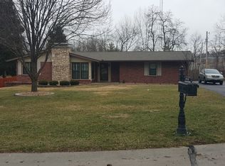 9436 Oakwood Manor Ln, Saint Louis, MO