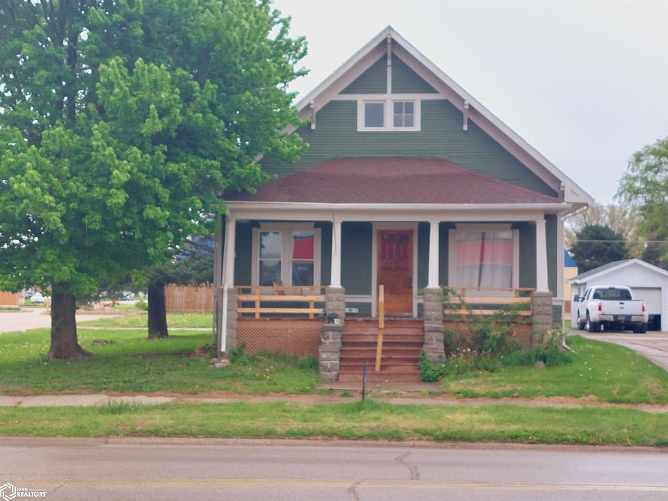 1st image of 107 W Oak St