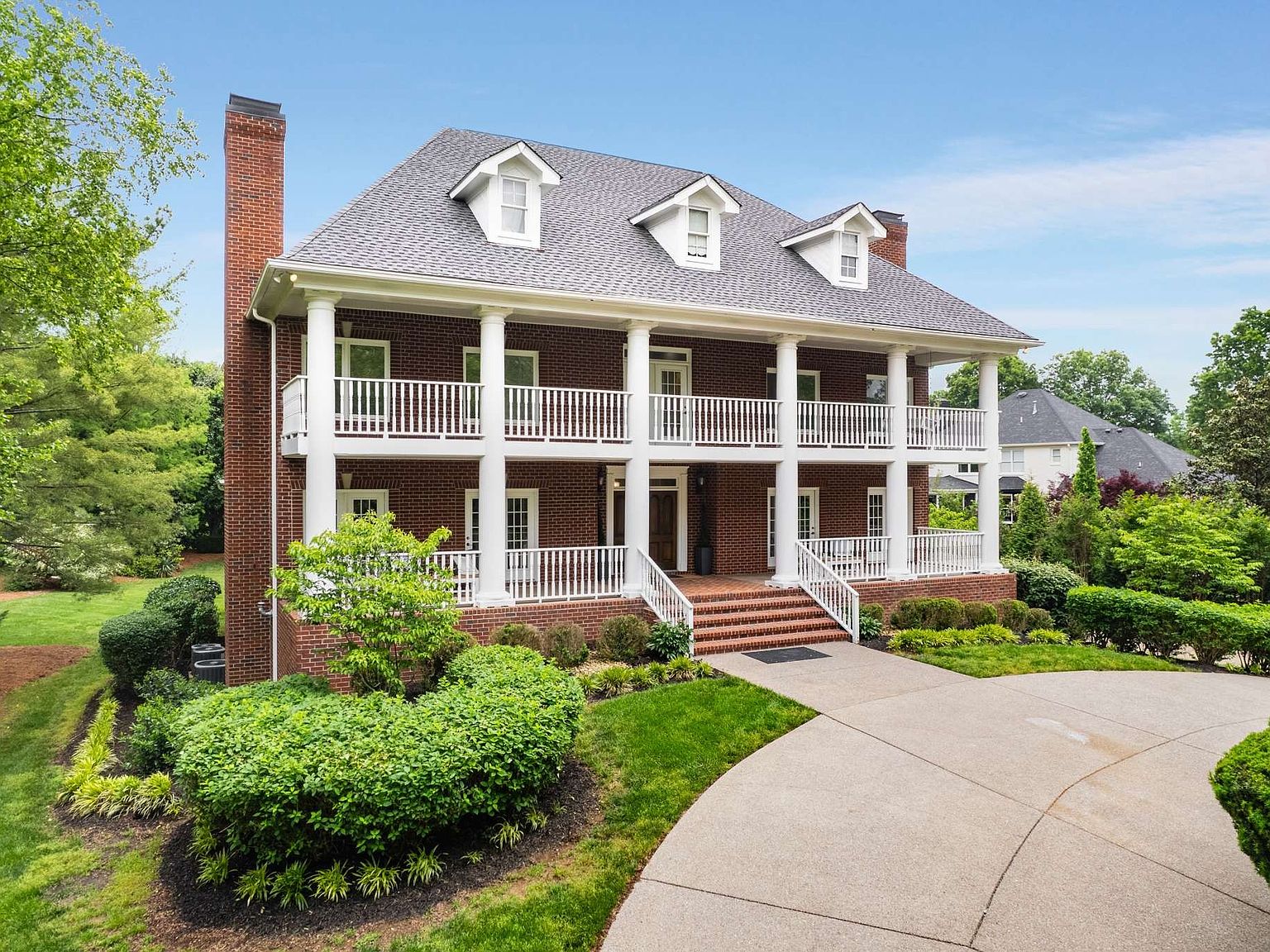 洋書 Mountain Houses 694 Jones Hill Dr, Brentwood, TN 37027 | Zillow