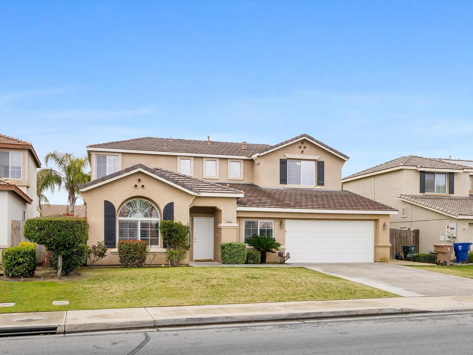12523 Crystal Cove Avenue — Photo 2