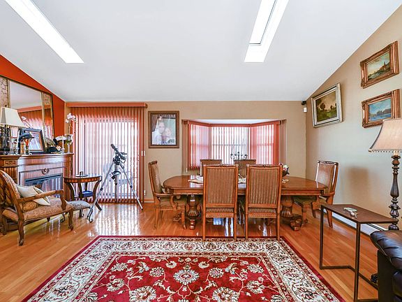 2nd image of 25A Cove Ln