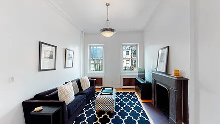 Rented by R New York