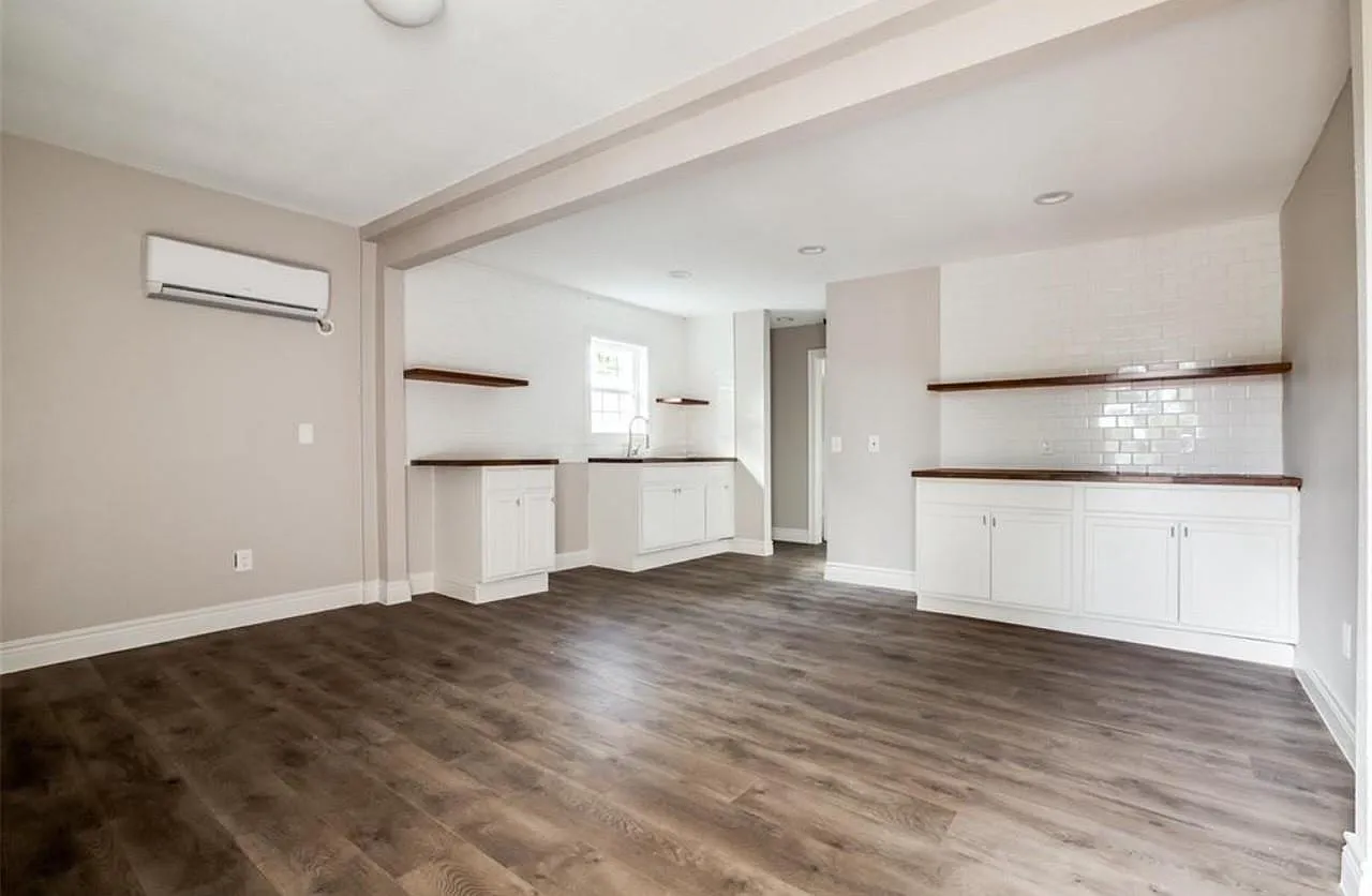 7135 Avenue C — Photo 1