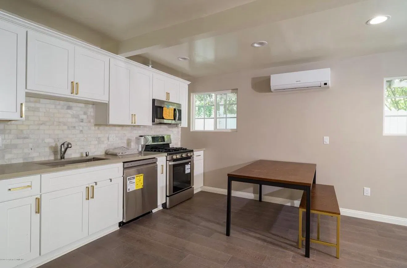 1 bed, 518 sqft, $2,400 — Photo 3
