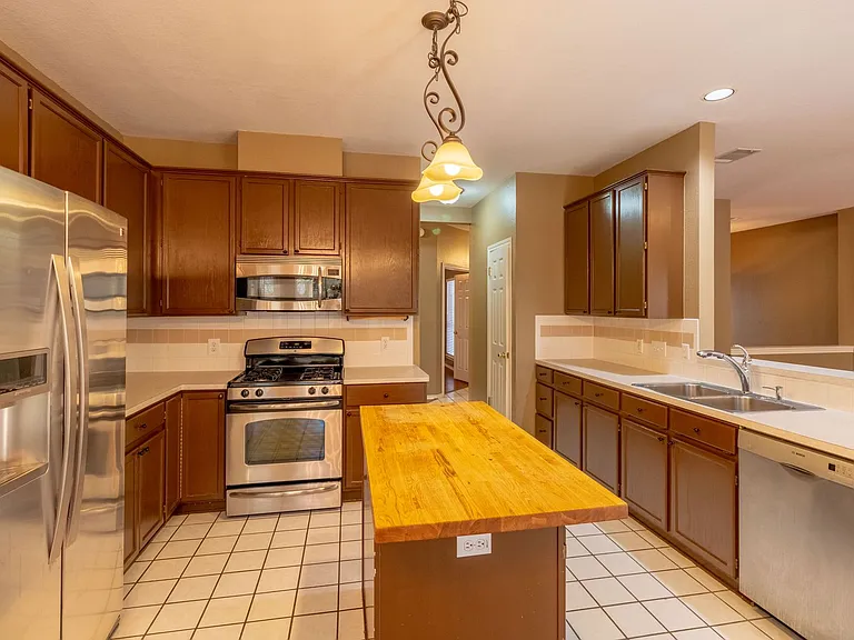 8209 Forest Heights Ln — Photo 10