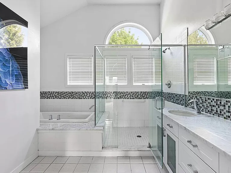 83 Mill Creek Close — Photo 8