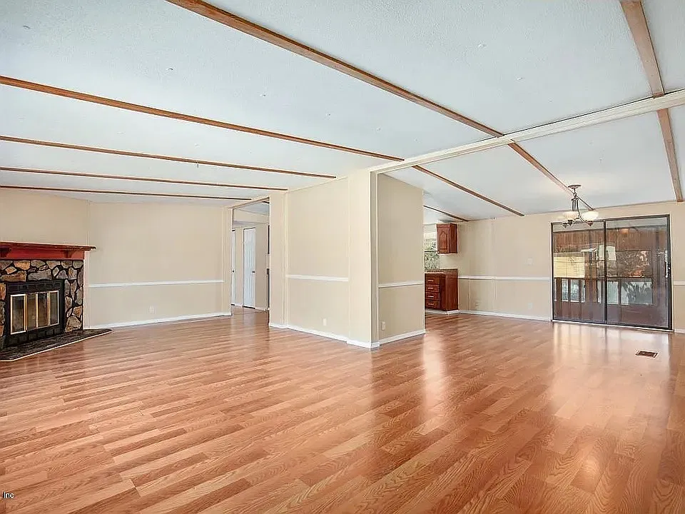 4 bed, 1904 sqft, $1,995 — Photo 4