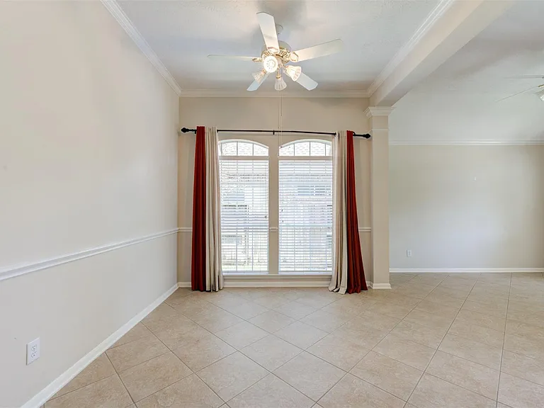 9026 Robinhoods Well Dr — Photo 7