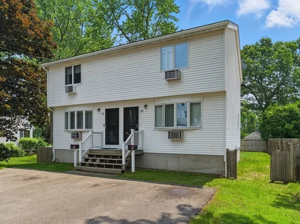 59-61 Hawthorn St, Chicopee, MA 01020