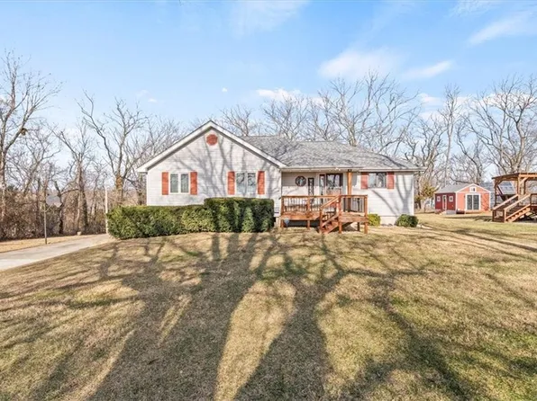 35710 E Truman Rd, Oak Grove, MO 64075