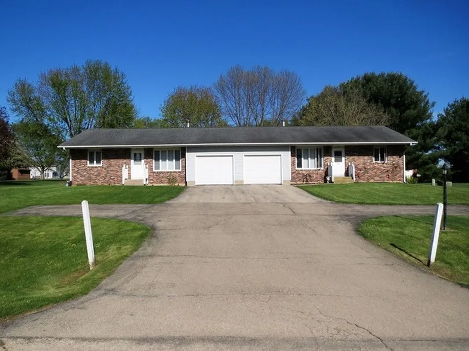 Front - 1662 Hill Dr #1