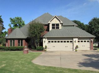 3907 Club View Dr, Muskogee, OK 74403