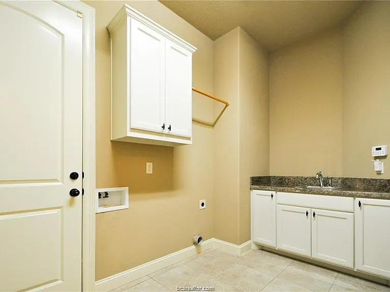 15615 Wood Brook Ln — Photo 11