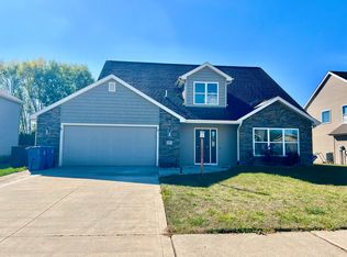 8611 Springberry Dr, Fort Wayne, IN 46818