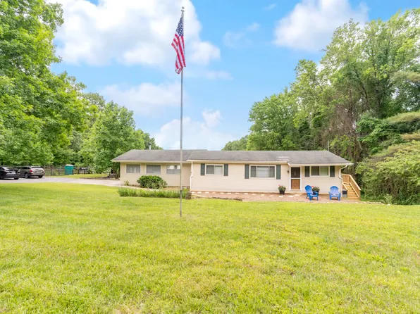 2402 Corral Rd, Signal Mountain, TN 37377
