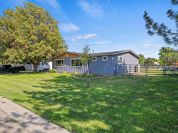 3rd image of 11684 W Gila Dr