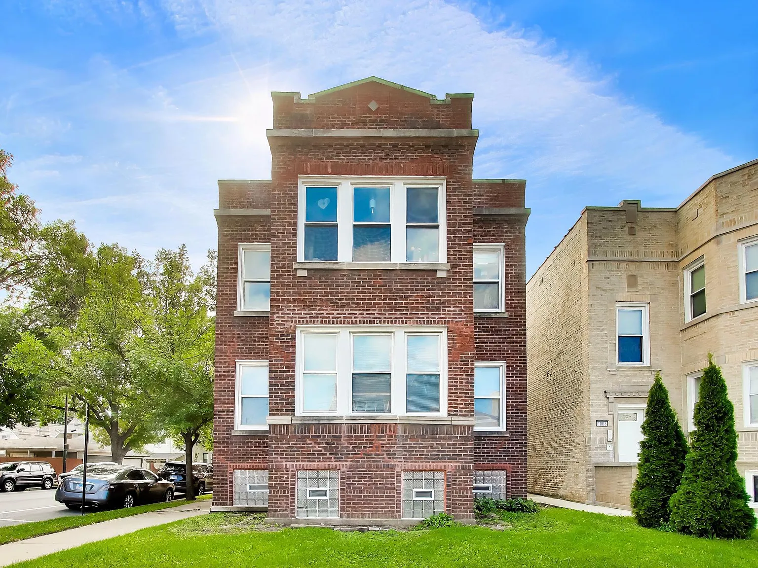 3920 N Austin Ave — Photo 1