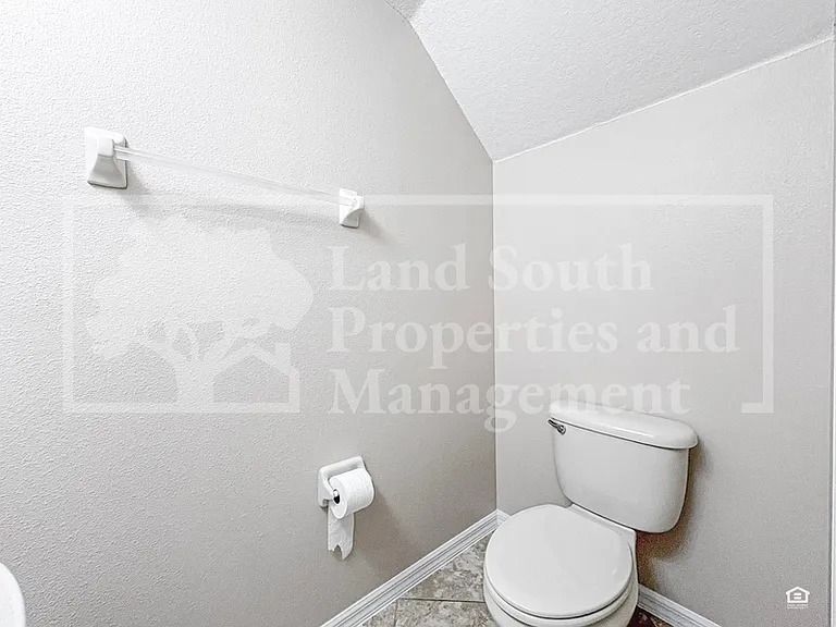1762 Altavista Cir — Photo 26