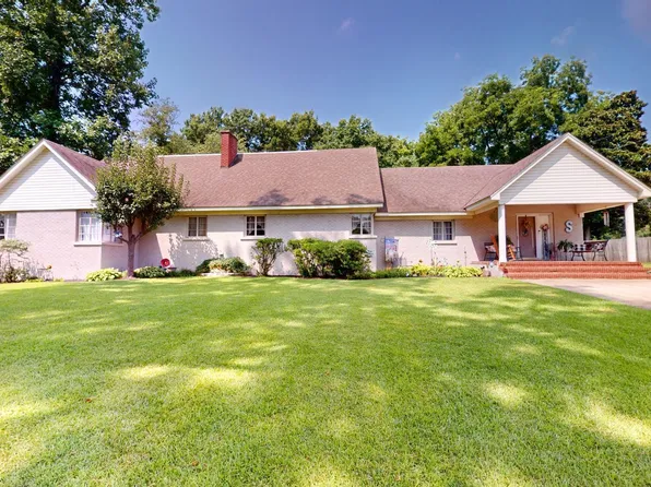 1003 Lake Rd, Dyersburg, TN 38024