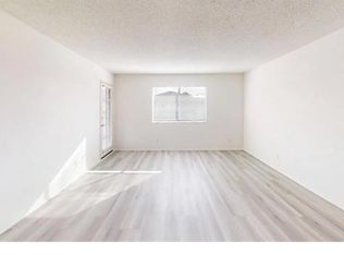 22 E Market St #D, Long Beach, CA 90805