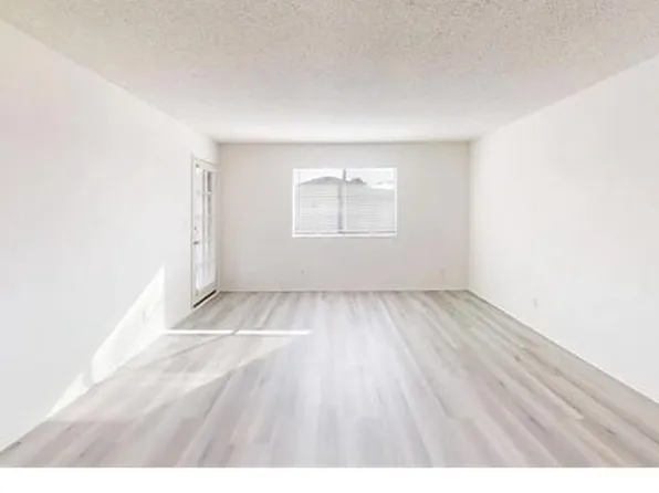 22 E Market St #D, Long Beach, CA 90805