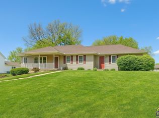 915 Walnut St, Valley Falls, KS 66088