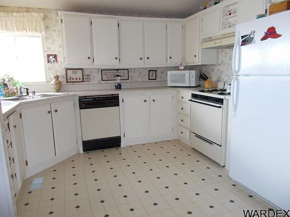 4th image of 723 Riverfront Dr