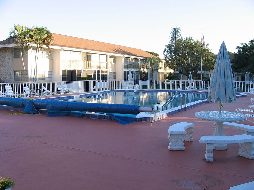 Community pool