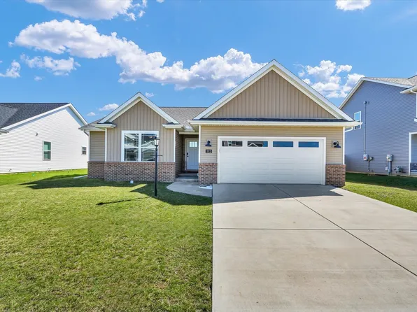 712 Cates Dr, Mahomet, IL 61853
