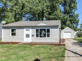 10 Wach Dr, Bloomington, IL
