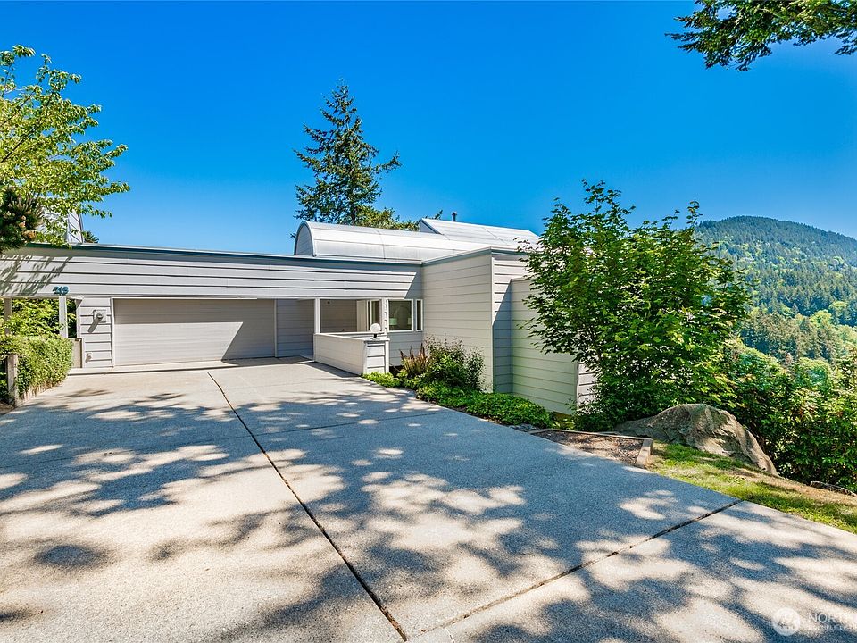 1st image of 213 Sea Pines Lane