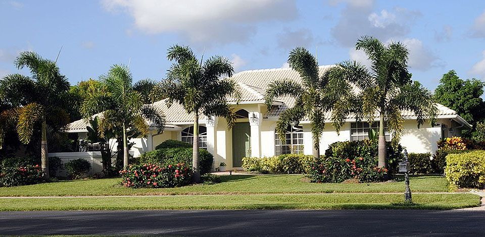 Front View -- Cul-de-sac