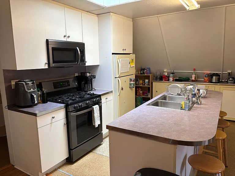 127 College Ave #6 — Photo 3