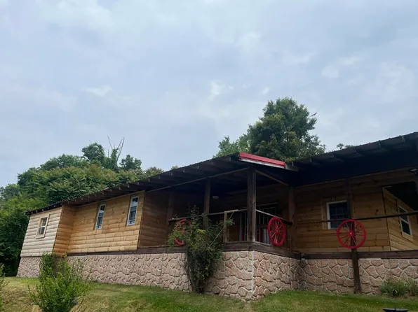 513 Old Minden Rd, Oak Hill, WV 25901