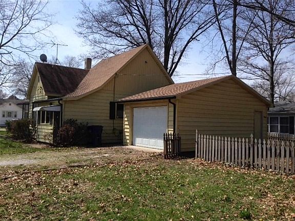 2nd image of 2338 Crawford St