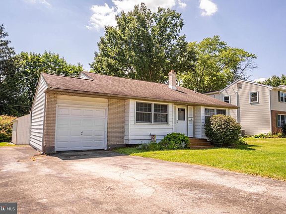 5th image of 100 Lake Dr