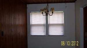 4th image of 734 E 11th St