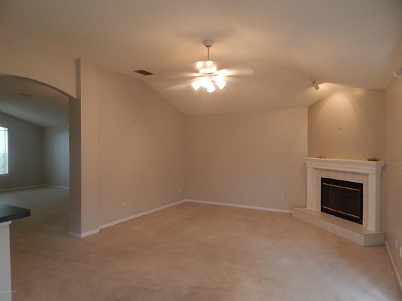 3rd image of 2510 VIBURNUM Drive N