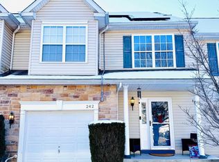 242 Hidden Dr, Blackwood, NJ 08012