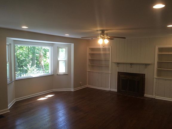 3rd image of 6033 Glade Ave