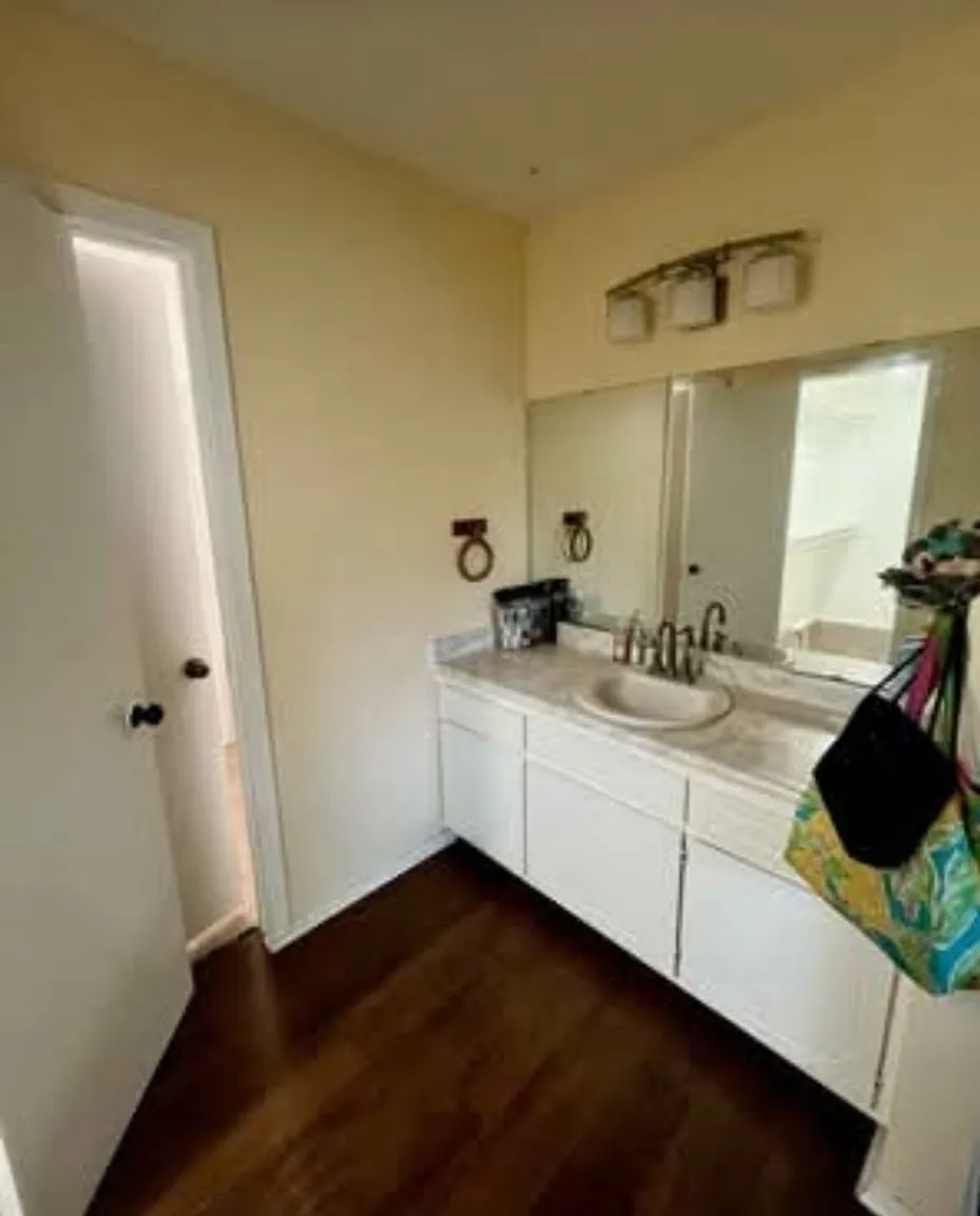 3833 Butterfield Rd — Photo 3