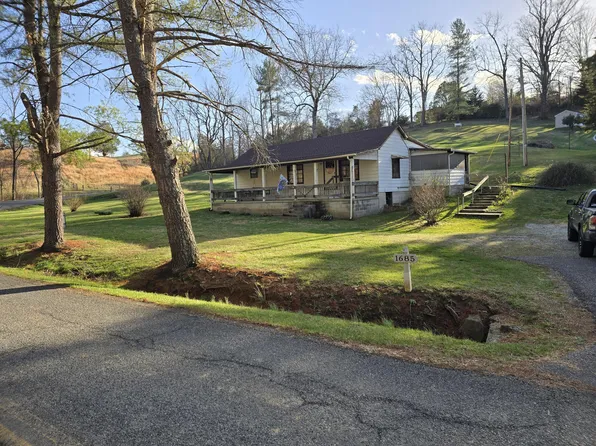 1685 Davis Run, Buchanan, VA 24066