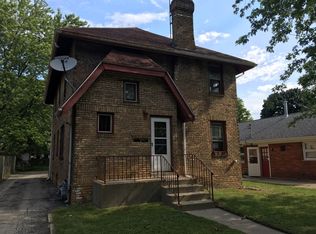 1102 W Pacific Ave, Waukegan, IL 60085