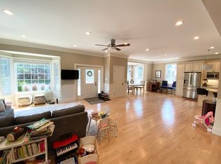 355 Walnut St #A, Newtonville, MA 02460