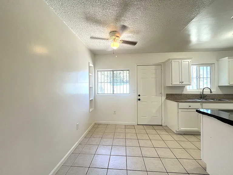 RV T 1594 B&C Sepulveda Ave — Photo 25