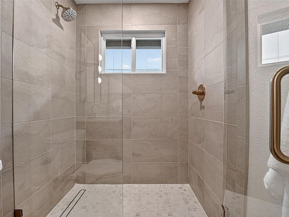5th image of 2412 Aldford Dr