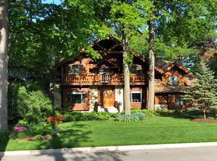 715 Lenox Rd, Glen Ellyn, IL 60137